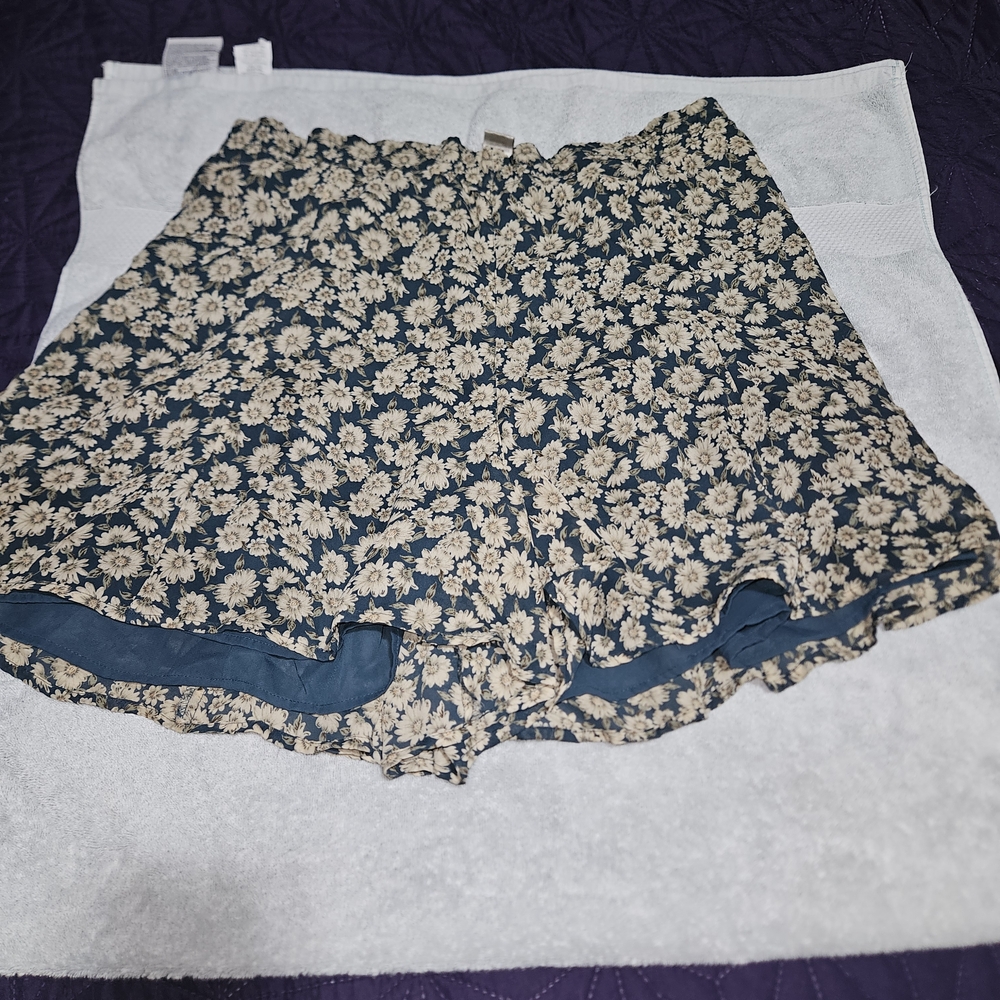 Express Blue and Cream Floral Women's Skorts